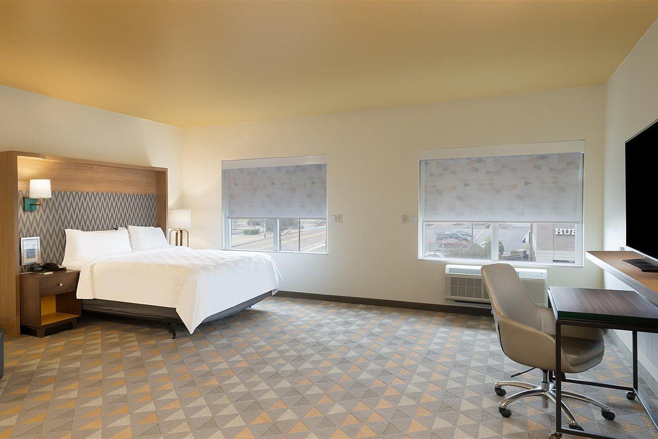Holiday Inn & Suites Memphis Southeast-Germantown By Ihg Exterior photo